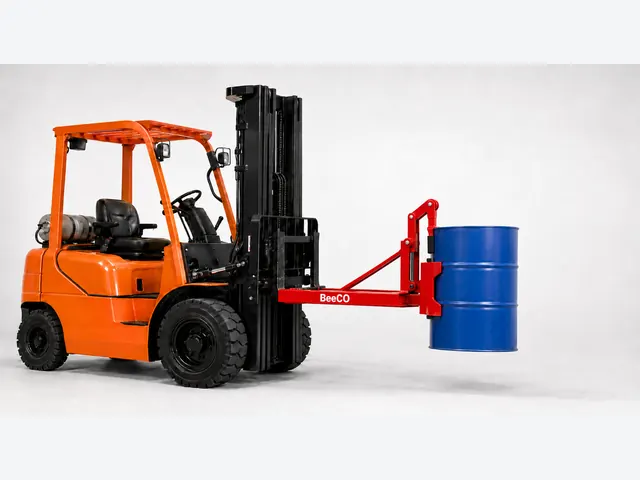 Forklift tek ve çift varil taşıma ataşmanı ürün sunum görseli 2